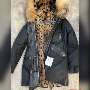 Elegant Black Fur-Trimmed Women's Puffer Coat